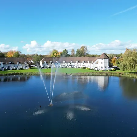 Luxury Kingfisher Lodge, Isis Lake, Within The Cotswold Waterpark Cirencester Exterior photo