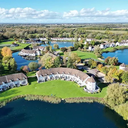 Luxury Kingfisher Lodge, Isis Lake, Within The Cotswold Waterpark Cirencester Exterior photo