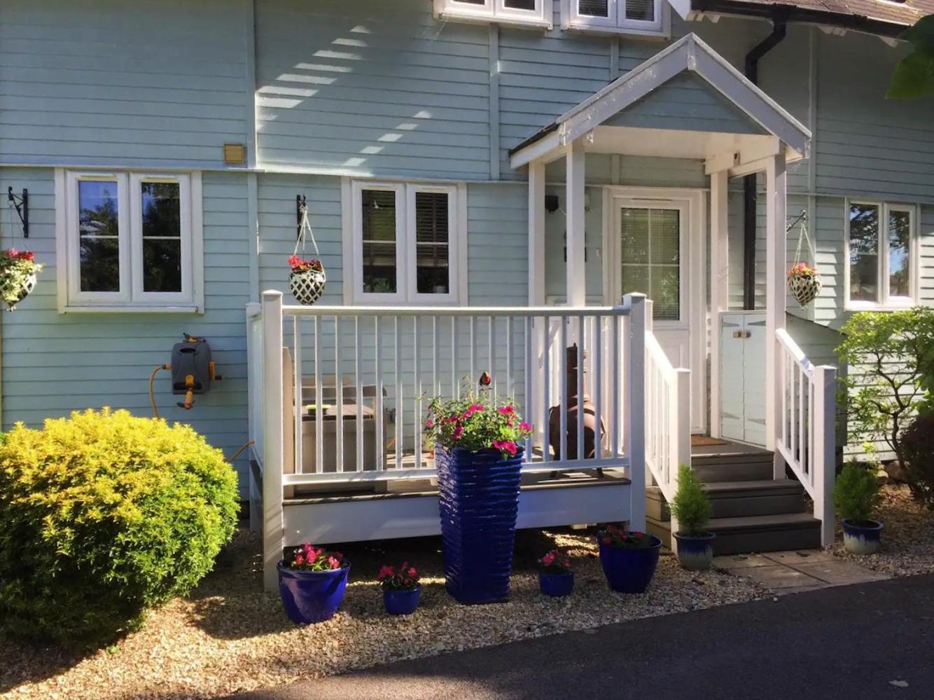 Holiday home Luxury Kingfisher Lodge, Isis Lake, Within The Cotswold Waterpark *