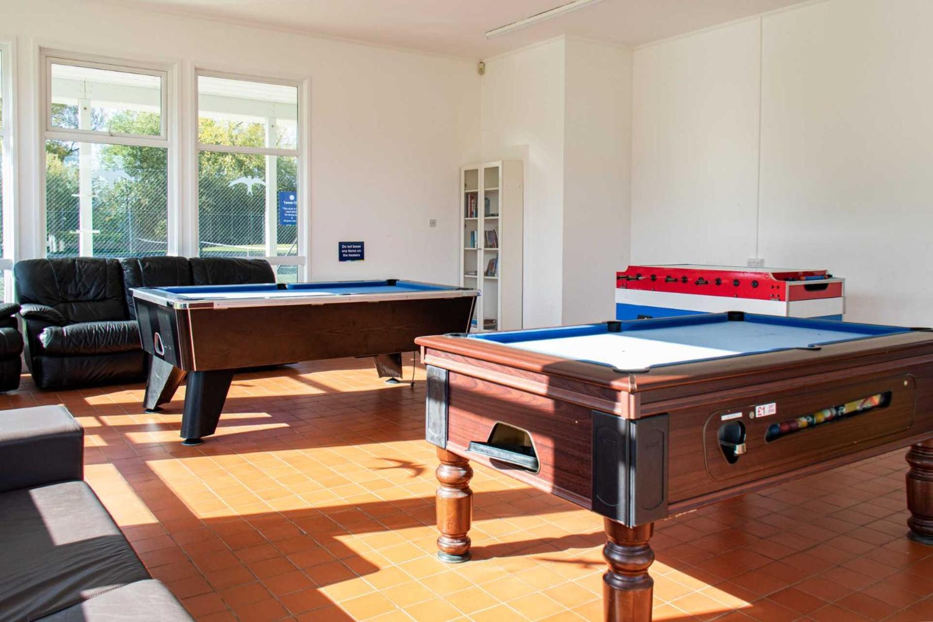 Holiday home Luxury Kingfisher Lodge, Isis Lake, Within The Cotswold Waterpark