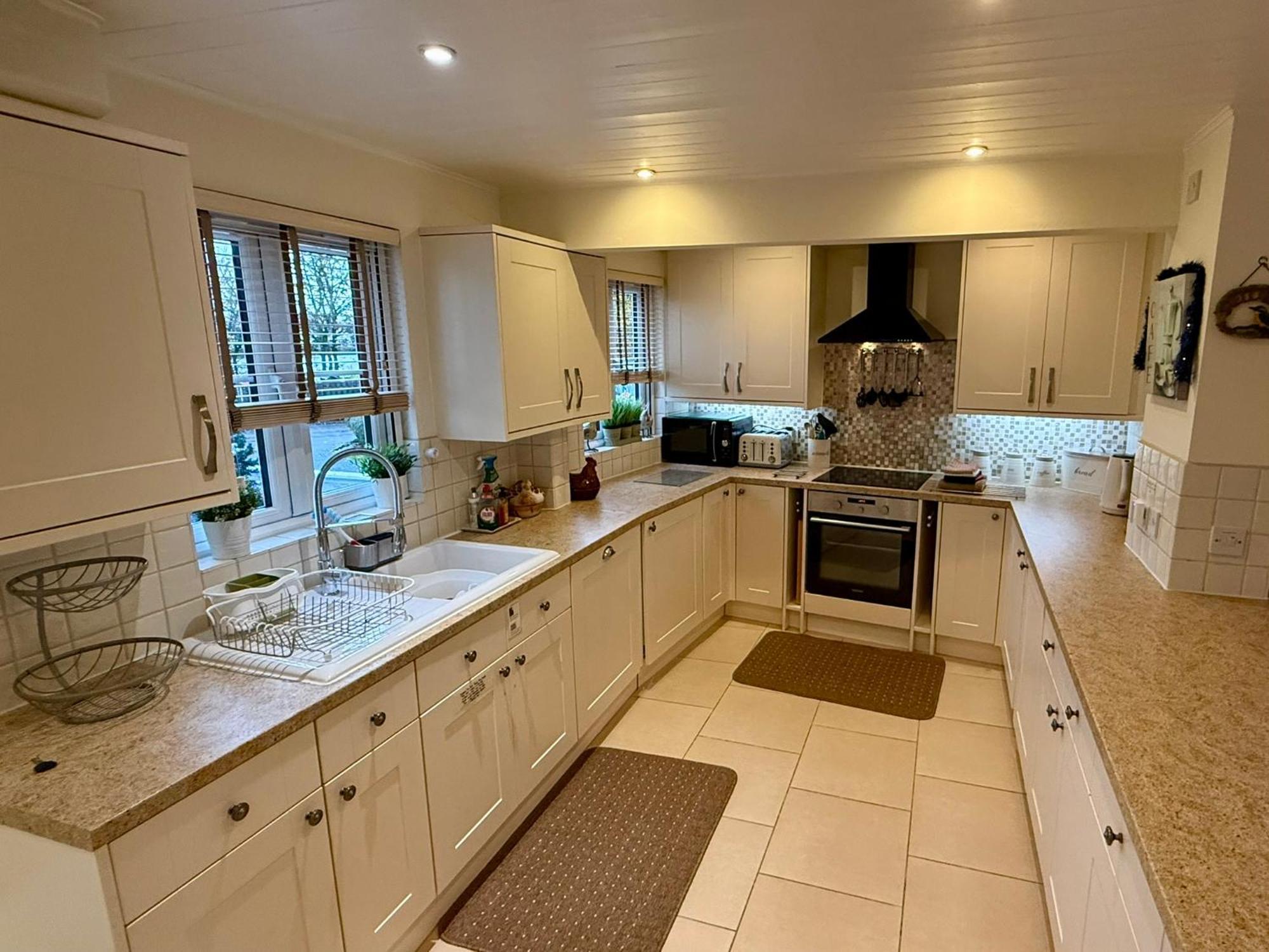 Holiday home Luxury Kingfisher Lodge, Isis Lake, Within The Cotswold Waterpark Cirencester