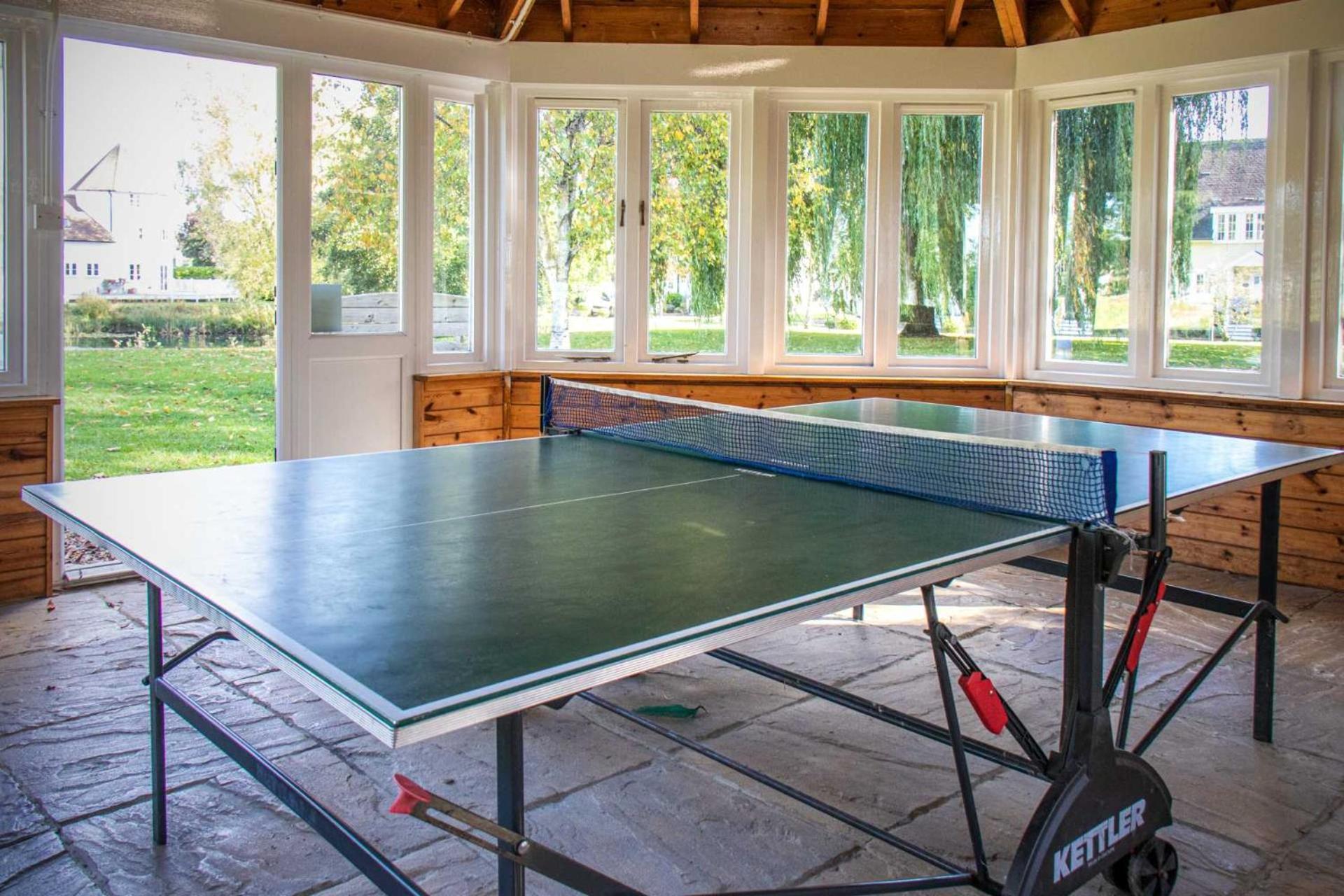 Luxury Kingfisher Lodge, Isis Lake, Within The Cotswold Waterpark *