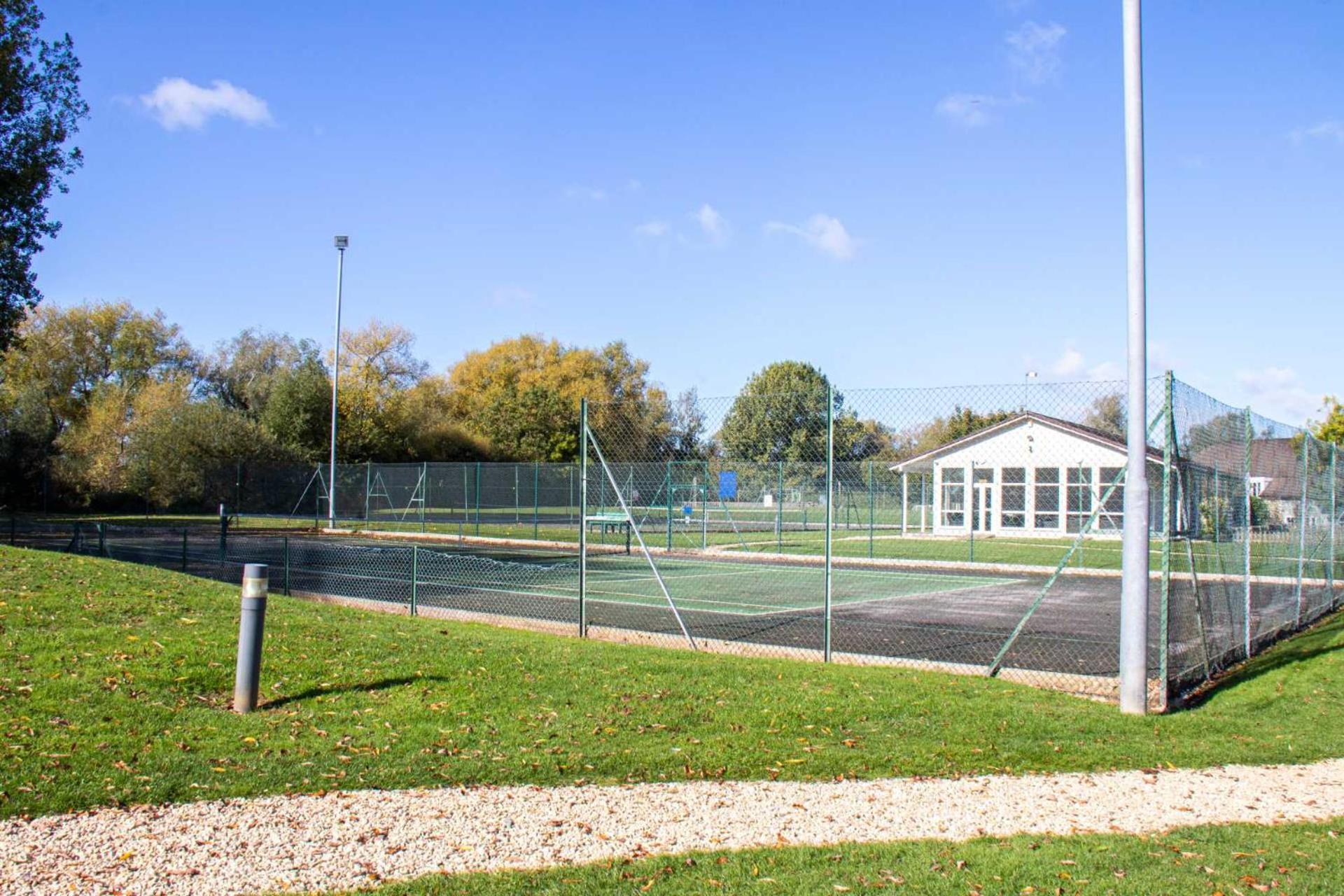 Luxury Kingfisher Lodge, Isis Lake, Within The Cotswold Waterpark * Cirencester