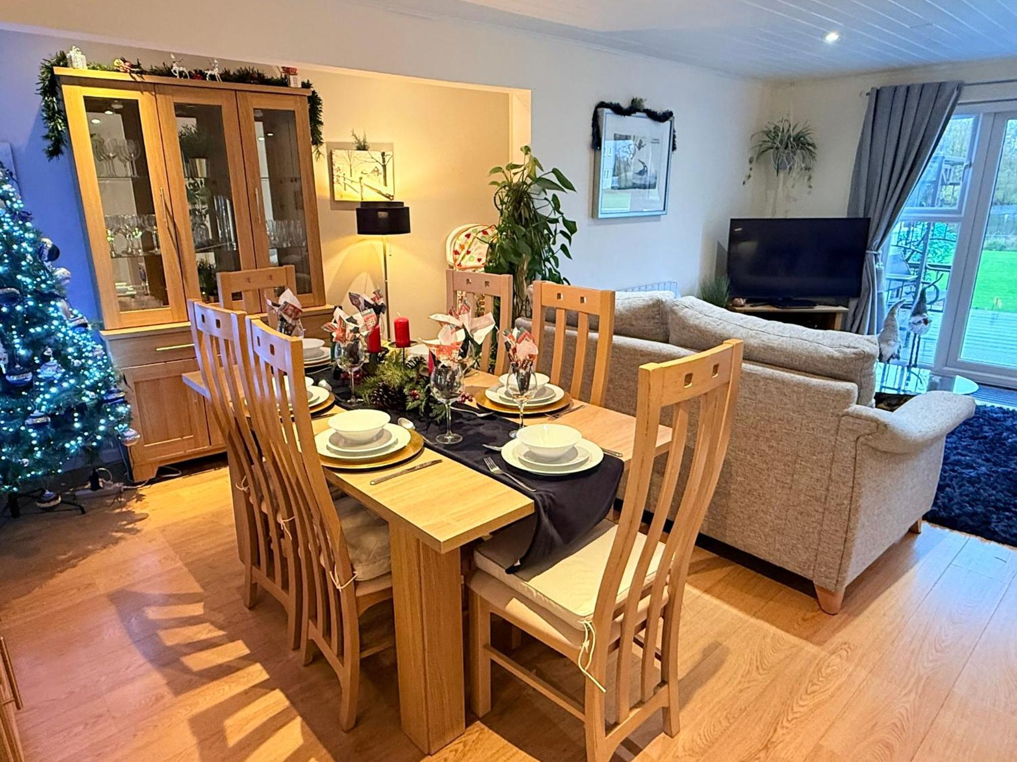 Holiday home Luxury Kingfisher Lodge, Isis Lake, Within The Cotswold Waterpark *