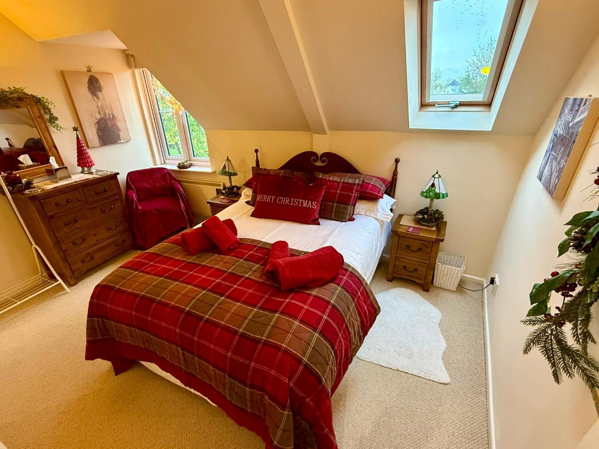 Luxury Kingfisher Lodge, Isis Lake, Within The Cotswold Waterpark Holiday home Cirencester