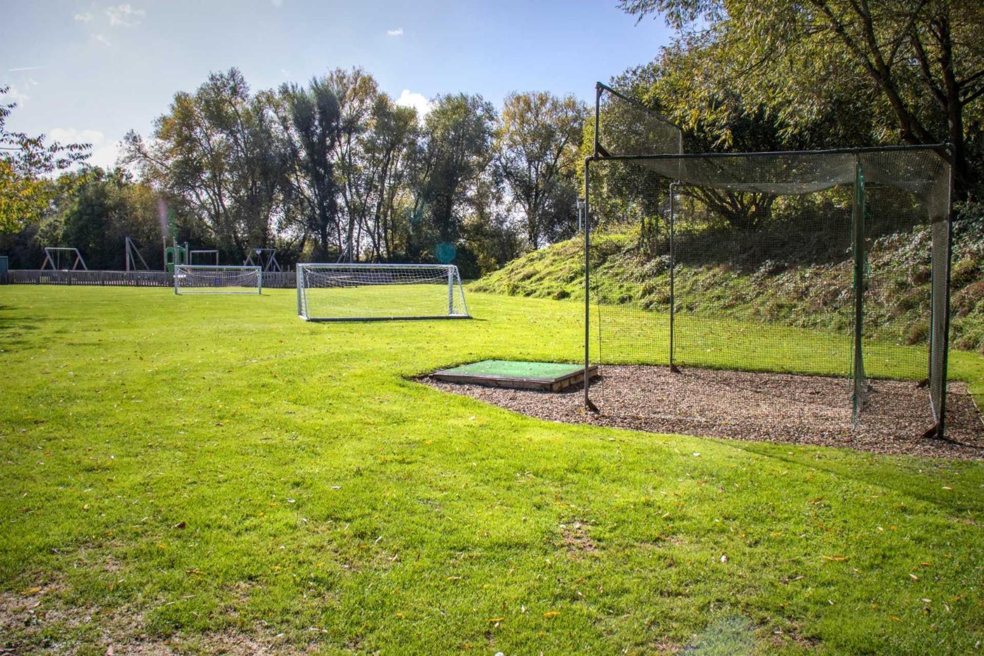 Holiday home Luxury Kingfisher Lodge, Isis Lake, Within The Cotswold Waterpark Cirencester