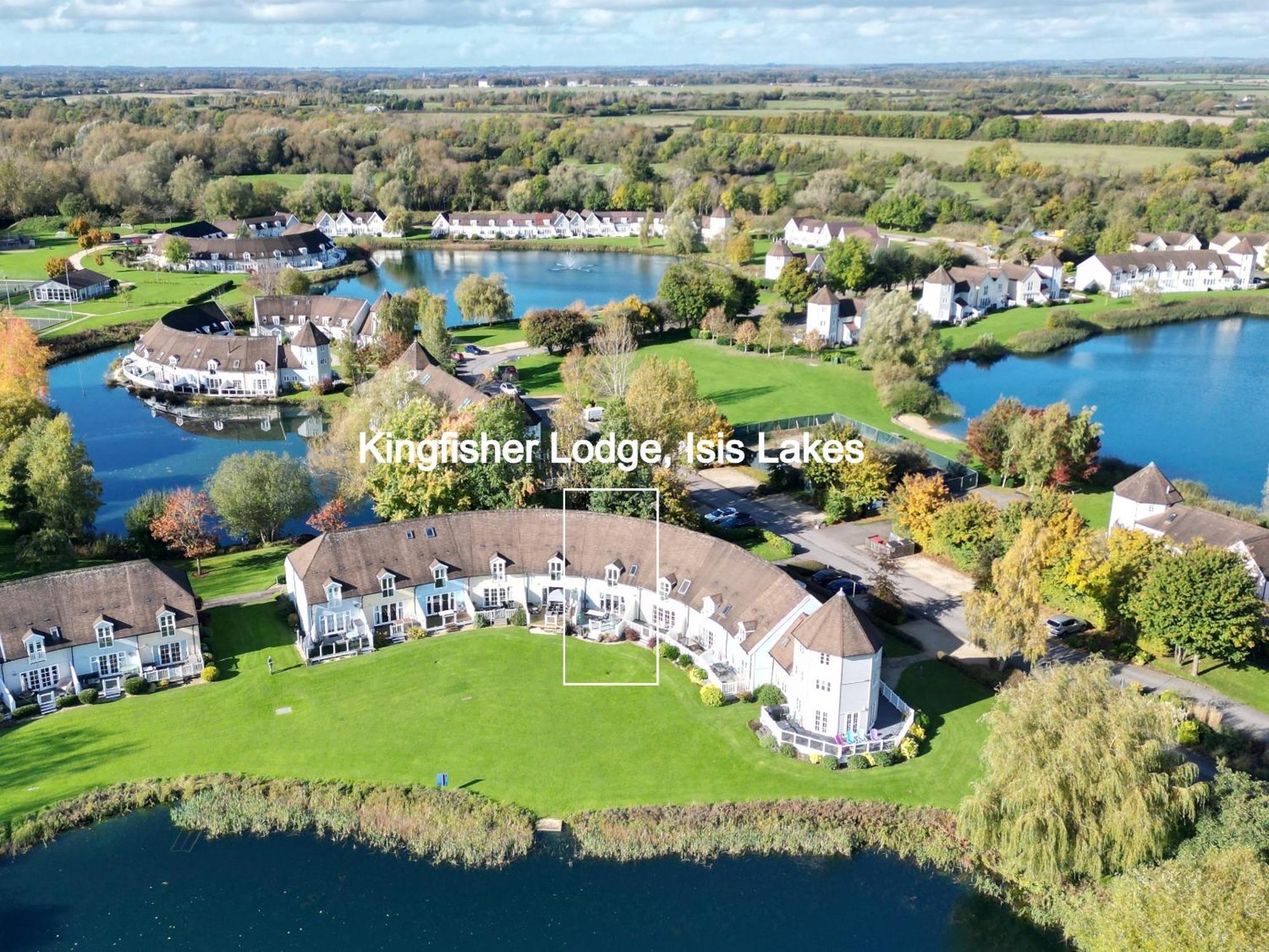 Holiday home Luxury Kingfisher Lodge, Isis Lake, Within The Cotswold Waterpark